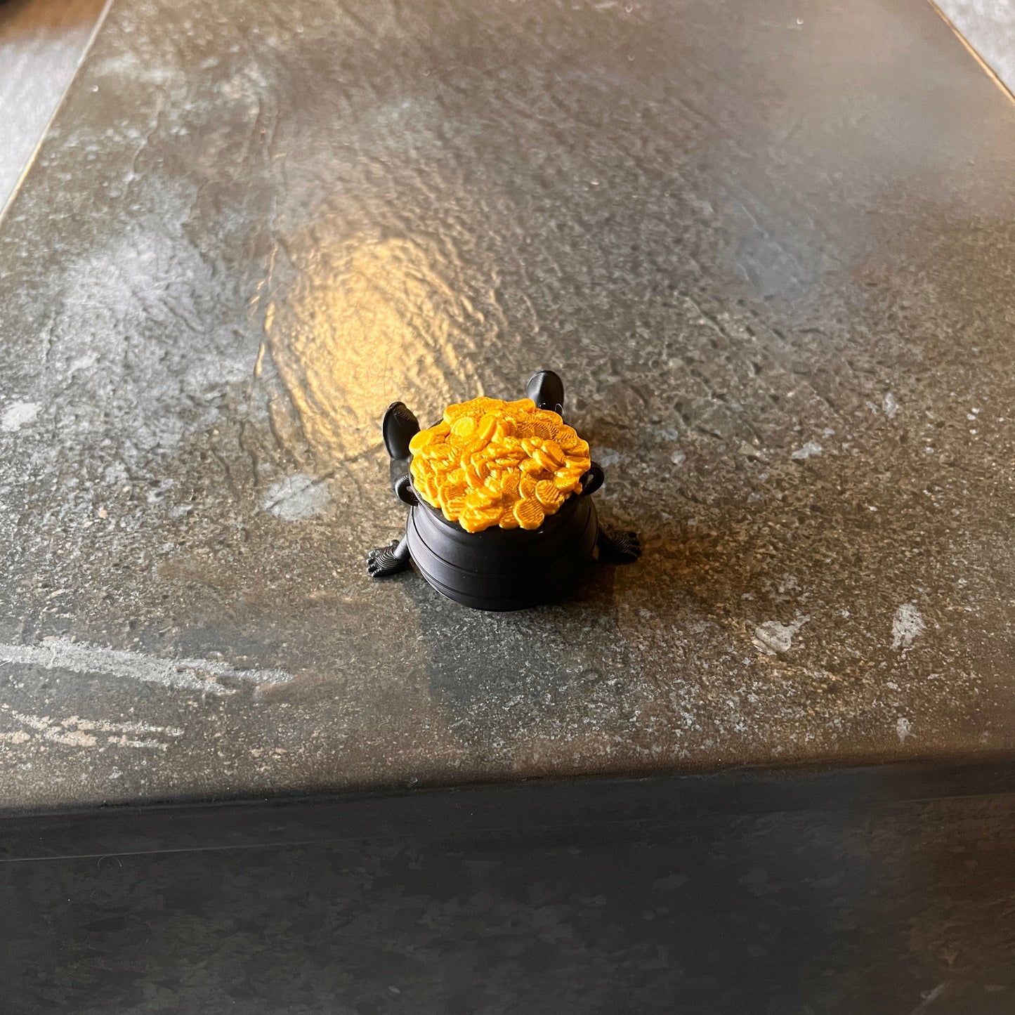 Lucky Pot of Gold Articulated